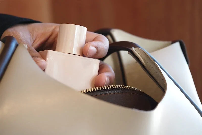 Top 7 Everyday Office Perfumes: Scents That Work for Professional Settings