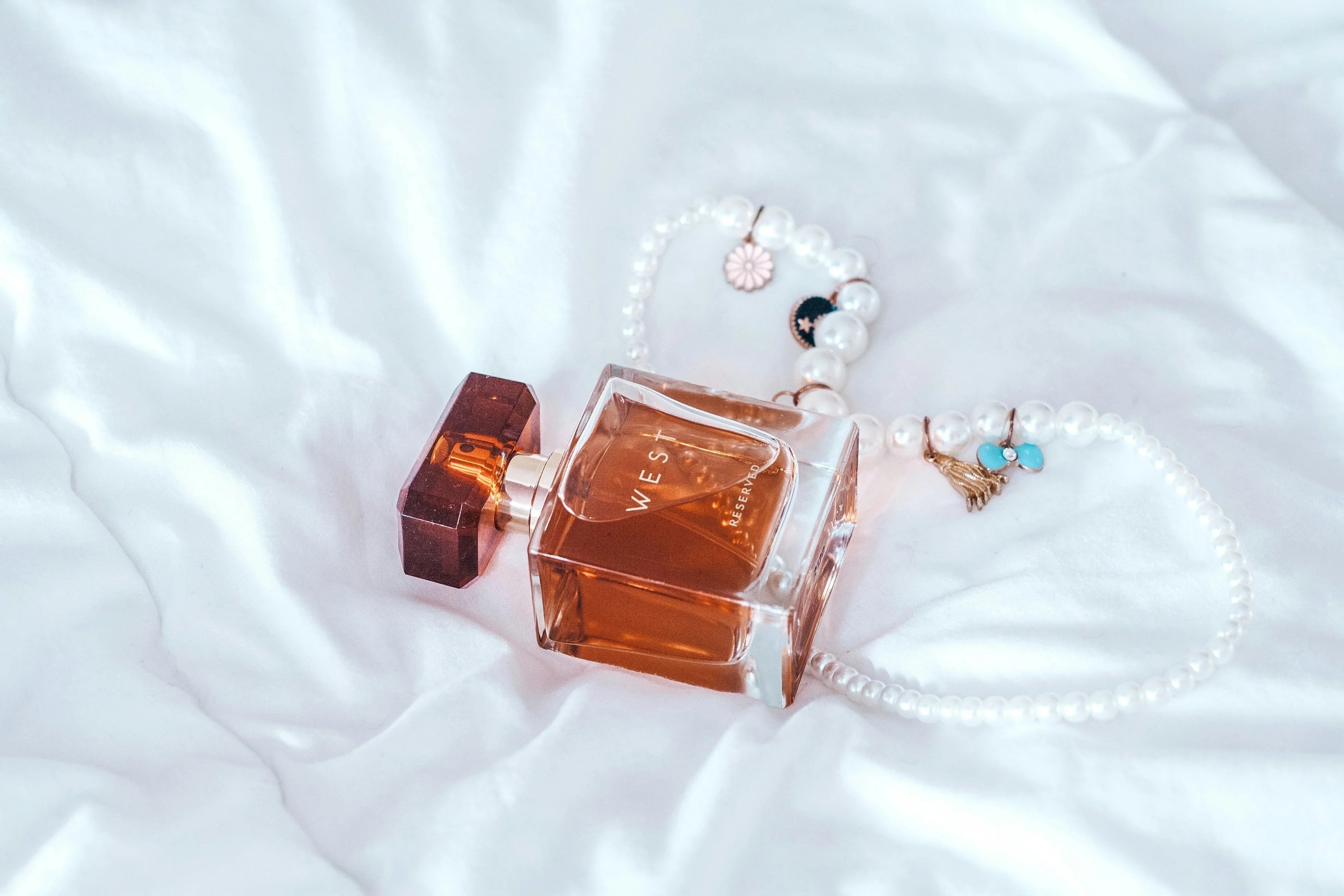 The Role of Perfume in Dating and Romance